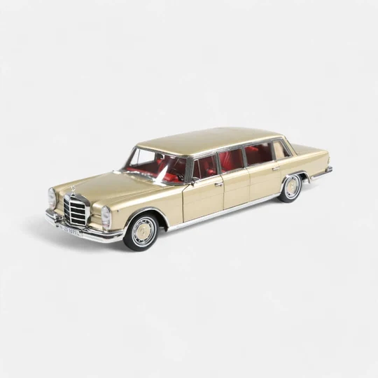 1/18 Mercedes-Benz 600 Pullman