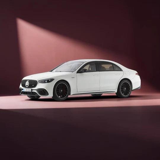 1/18 Mercedes-AMG S 63 E Performance