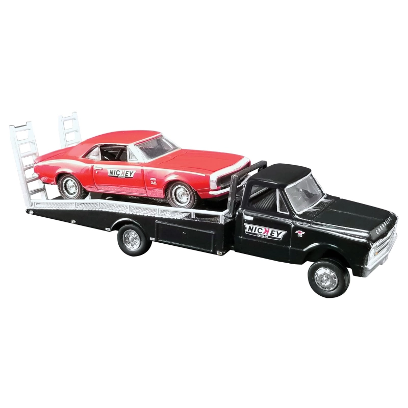 Acme | 51270 | 1/64 Ölçek 1967 Chevrolet C-30 Ramp Truck with a 1967 *Nickey* Camaro