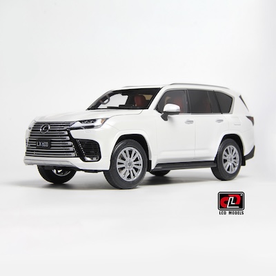 1-18 Lexus LX600-White
