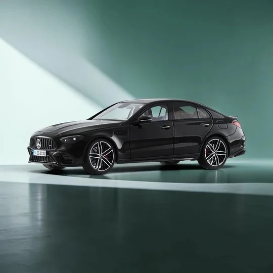 1/18 Mercedes-AMG C 63 S E Performance